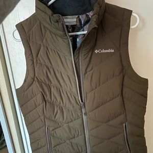 Columbia vest